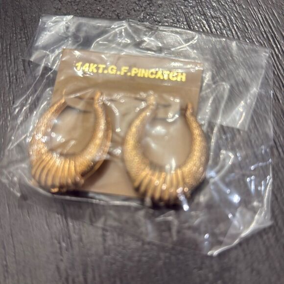 Fashion 14K Gold-Filled Crescent Hoop‎ Earrings | Textured & Ridged Design NWT - Picture 3 of 6